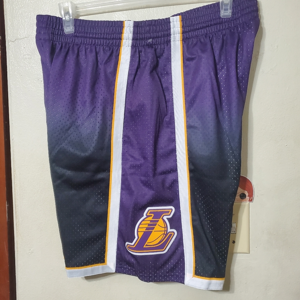 Mitchell & Ness LA Lakers Basketball Shorts - Picture 2 of 16